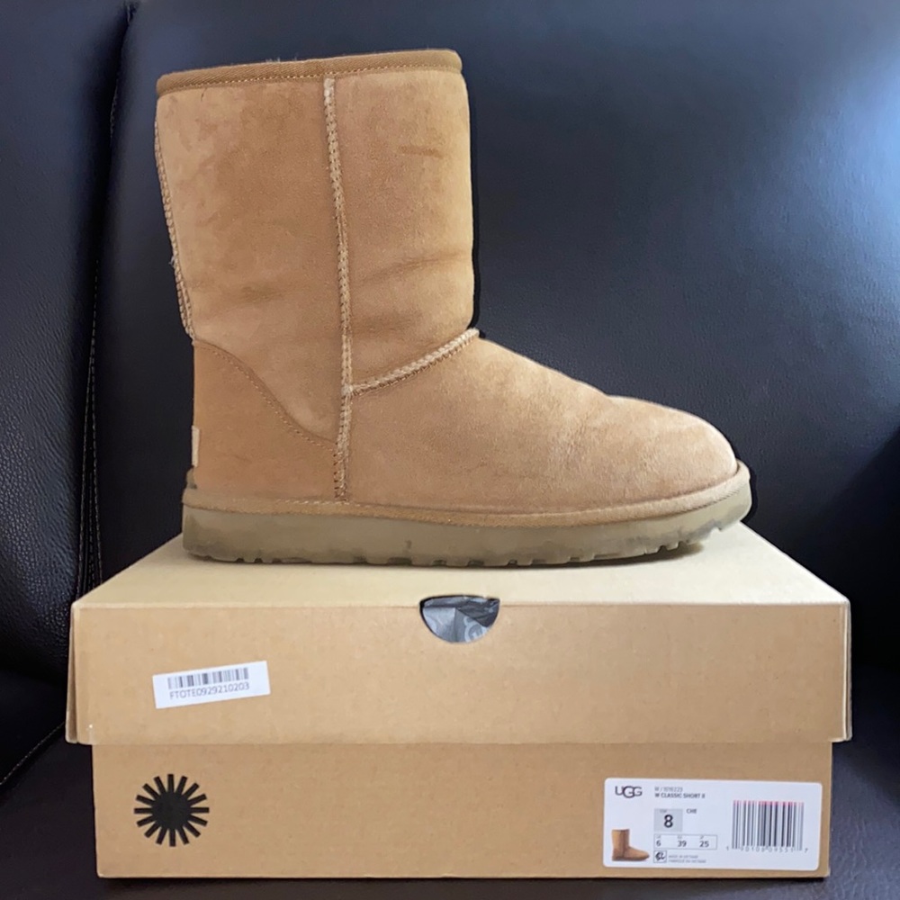 UGG classic short